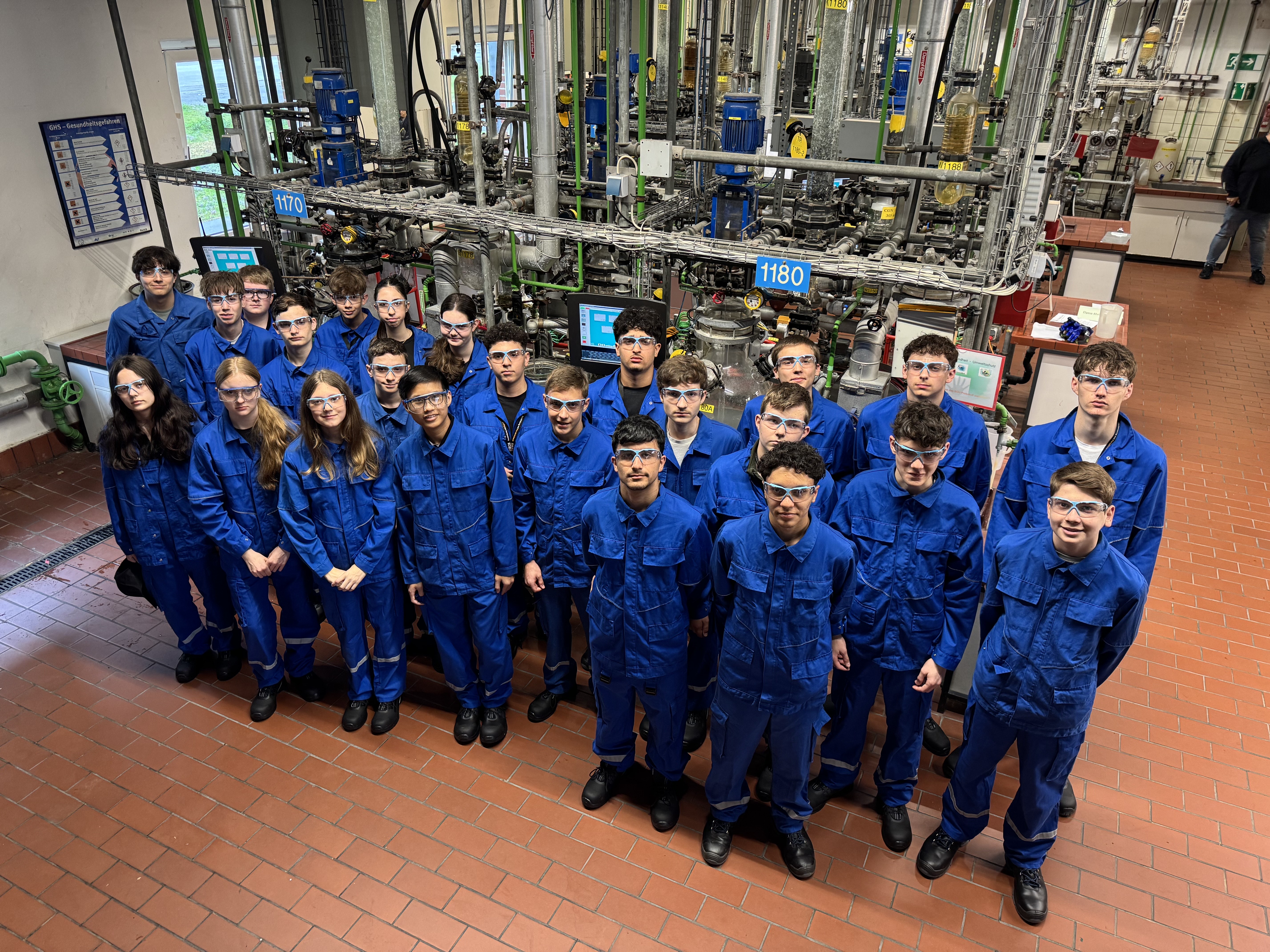 Gruppenbild ChEM-Camp.jpeg Gruppenbild ChEM-Camp.jpeg